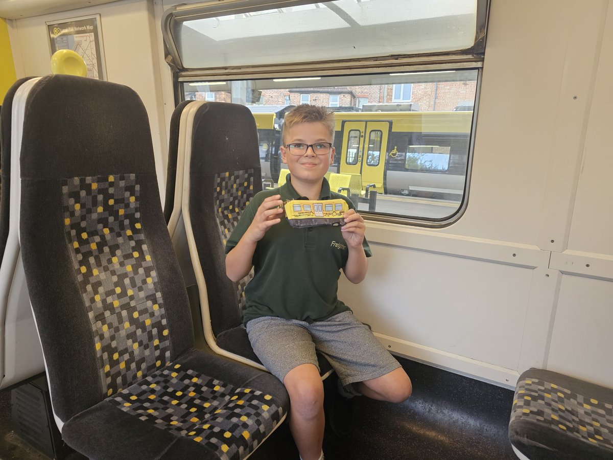 thecyclomaniac's tweet photo. @merseyrail What a great day after the disappointment we couldn't do the 507 farewell tour as it fell on his birthday. We had a great day out the day before got to see 507001 at New Brighton and then the added bonus of a ride on 507029 from Leasowe to West Kirby and got a pencil case!!!!!💛 https://t.co/3VCT8VFva7