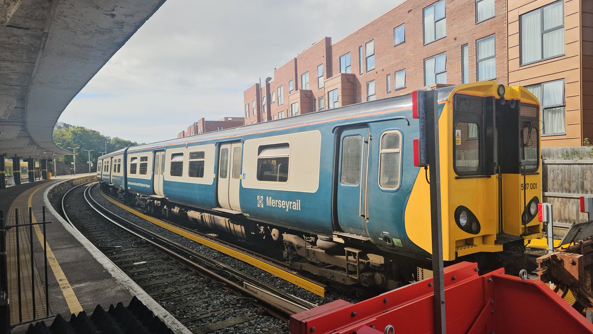 thecyclomaniac's tweet photo. @merseyrail What a great day after the disappointment we couldn't do the 507 farewell tour as it fell on his birthday. We had a great day out the day before got to see 507001 at New Brighton and then the added bonus of a ride on 507029 from Leasowe to West Kirby and got a pencil case!!!!!💛 https://t.co/3VCT8VFva7
