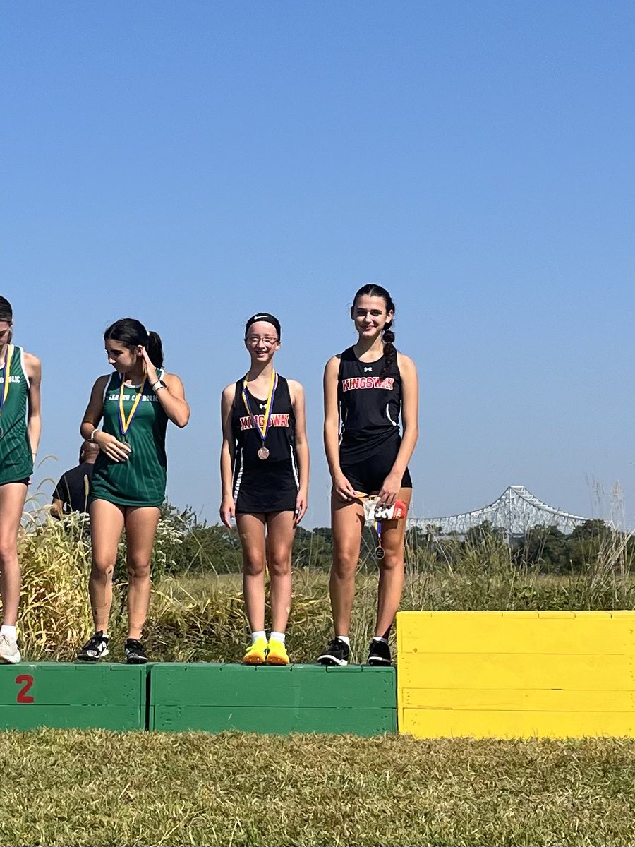 coachcaithess's tweet photo. Congratulations to our new runners on a great first meet at the SJ Shootout! Special congratulations to Michael Beaver on winning the 4K race! Other medalists include Tyler Fox, Yusef Khodja, Nate Brandley, Daniel Singer, Katie Gallinaro, and Peyton Gould. Great job Dragons! https://t.co/N4PqG79UnK