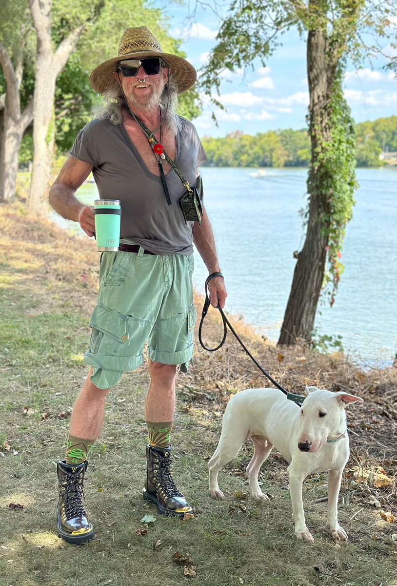 ml_hades's tweet photo. ❤️ It’s our wedding anniversary! ❤️ #RickOwens Gleam Fall 2010 v neck t-shirt #JetLagLive shorts #LouisVuitton monogram hiking boots #Jaquemus mini bag #RickOwens x #Partsof4 necklace #ElsaPeretti bottle jug pendant #Hatra sun hat #LouisVuitton “Cyclone” sunglasses https://t.co/RSIT52Ck1k