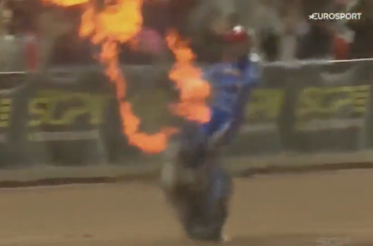 scott_jeff's tweet image. Bartosz Zmarzlik on fire