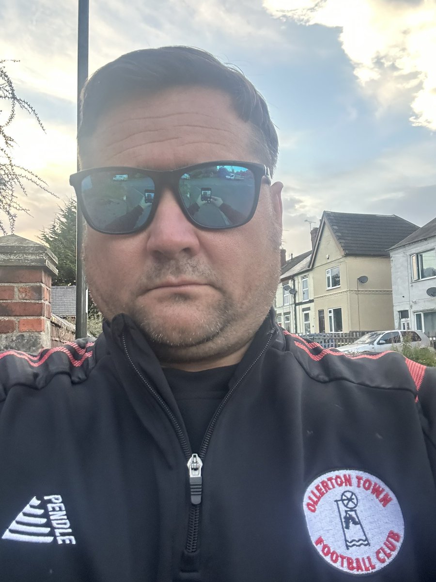 Lee Cook tweet media