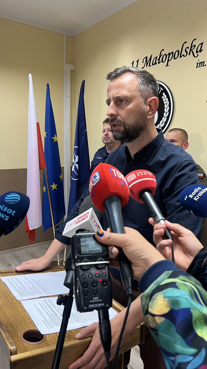 Wojsko jest postawione w stan najwyższej gotowości by pomagać ludności cywilnej na terenie całego kraju mówi szef <a href="/MON_GOV_PL/">Ministerstwo Obrony Narodowej 🇵🇱</a> <a href="/KosiniakKamysz/">Władysław Kosiniak-Kamysz</a> po odprawie z kadrą dowódczą 111. Batalionu Lekkiej Piechoty w Krakowie <a href="/Radio_TOK_FM/">Radio TOK FM</a> <a href="/TOKFM_NEWS/">Informacje TOK FM</a> #Powodź