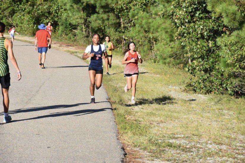 k4rismaaa's tweet photo. Very first XC meet, top 10!! https://t.co/Rs59fYqPaQ