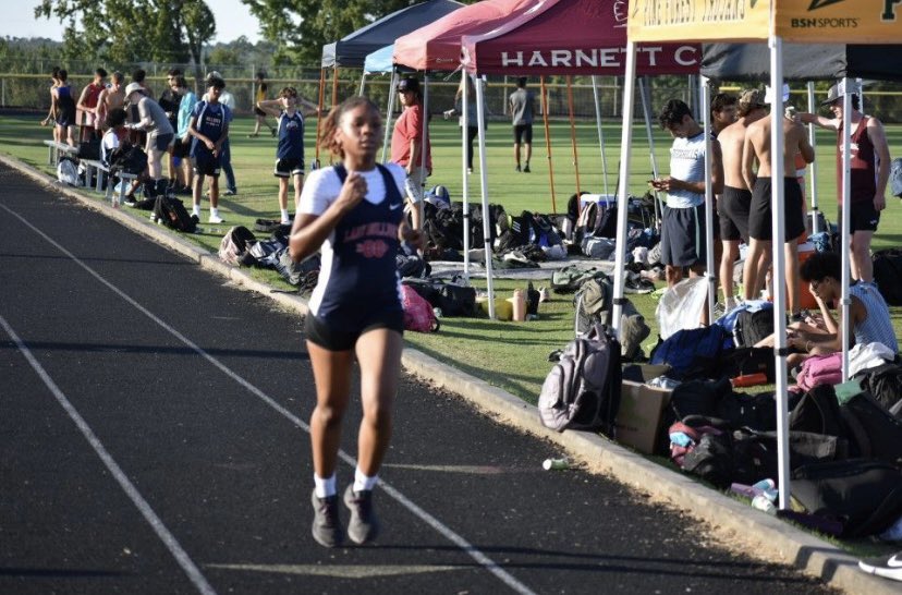 k4rismaaa's tweet photo. Very first XC meet, top 10!! https://t.co/Rs59fYqPaQ