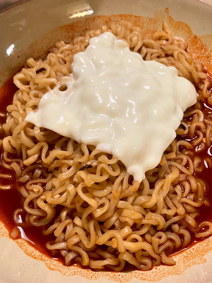 iluvhouu's tweet photo. 오늘 드디어 불닭 타코야끼 조합을 즐기다… 극락감 https://t.co/eHmYIW41QT