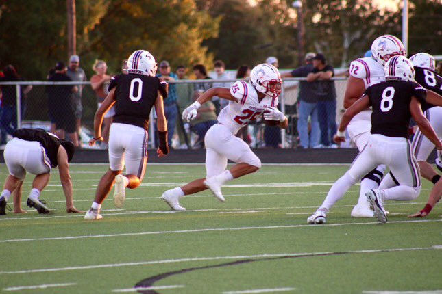 isaiahford2008's tweet photo. Great game I rushed for 235 yards 4 touchdowns and 6.4 a carry https://t.co/nmqUugTB8t