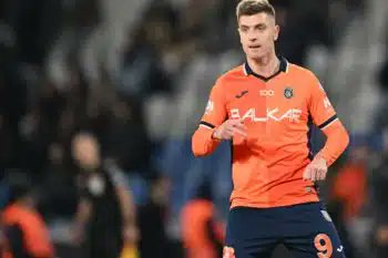 PPZGR's tweet photo. Basaksehir triumfuje 1-0 nad Bodrumsporem. Krzysztof Piątek bez celnego strzału na bramkę. https://t.co/e9lq5P4FRx