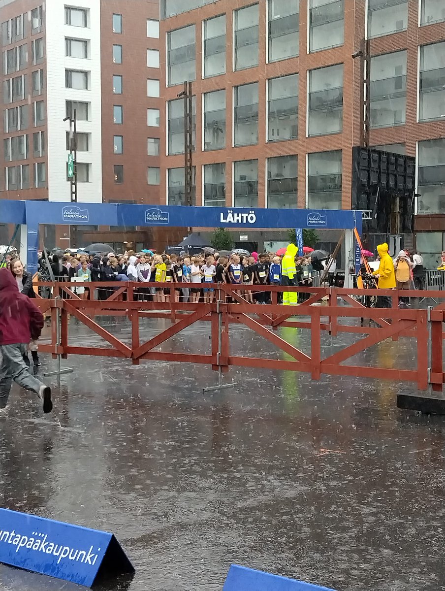 Yli 4000 nuorta Jyväskylässä kiertämässä viittä kilometriä. Monet halusivat jopa kisailla! #kesli #liikuntapääkaupunki online4.tulospalvelu.fi/tulokset-new/f…