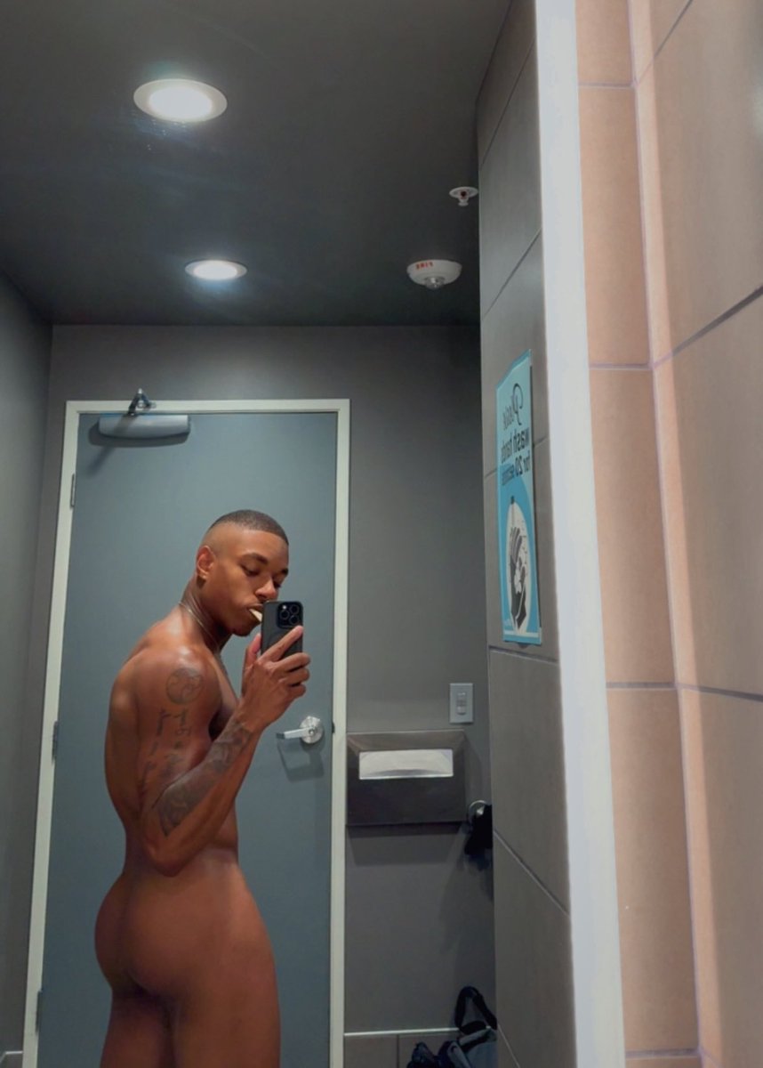 TreMelvin's tweet photo. i love my new biodegradable toothbrush https://t.co/BeiuDgANRp