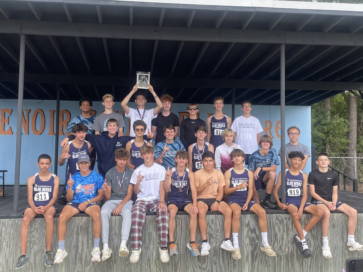 JennKopanski's tweet photo. Congrats to the High School Boys team winners at the Big Blue Rendezvous hosted by South Lenoir HS. 1st place-South Lenoir. 2nd place-Manteo HS https://t.co/REEXmNfXaY