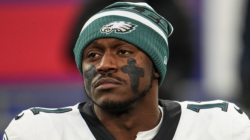 AroundTheNFL's tweet photo. Eagles injury report: WR A.J. Brown (hamstring) questionable to play Monday night vs. Falcons

https://t.co/pSCppm6KKa https://t.co/KKOkgiRLZ0