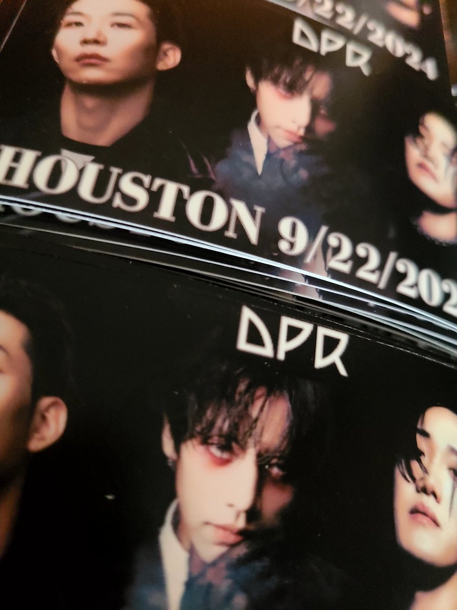 taeoxoroses's tweet photo. Freebies are done for the dpr concert in Houston 😩 a labor of love, onto the ones for the Washington D.C stop!

#THEDREAMREBORNTOUR https://t.co/aXF39m8haS