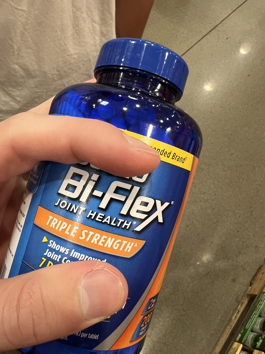 danieldummy_'s tweet photo. when your bro lets you suck him off, that’s a bi-flex https://t.co/mTGrucLbxh