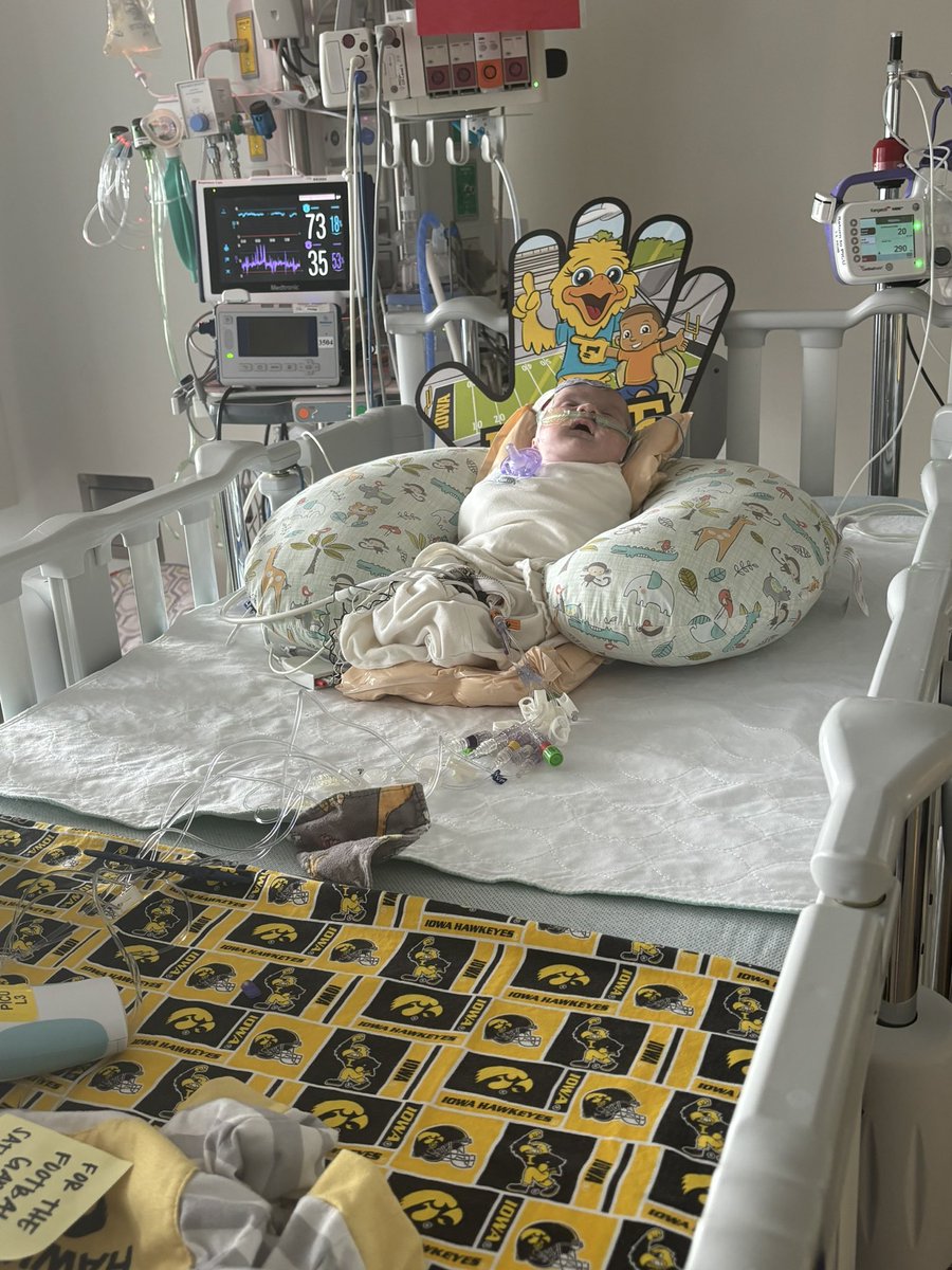 Kyle_Steffen's tweet photo. #FightForIowa in the PICU at @UIchildrens!! https://t.co/ksjI9AqFmi
