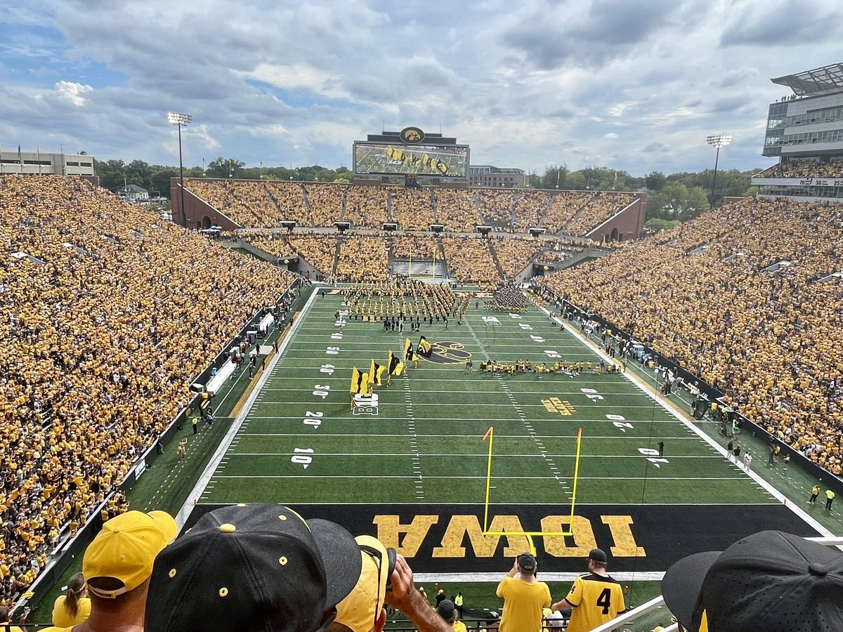 BeTheGood_YOLO's tweet photo. Let’s go Iowa!!  #FightForIowa 

Go Hawks! https://t.co/XjXcNcfjAQ