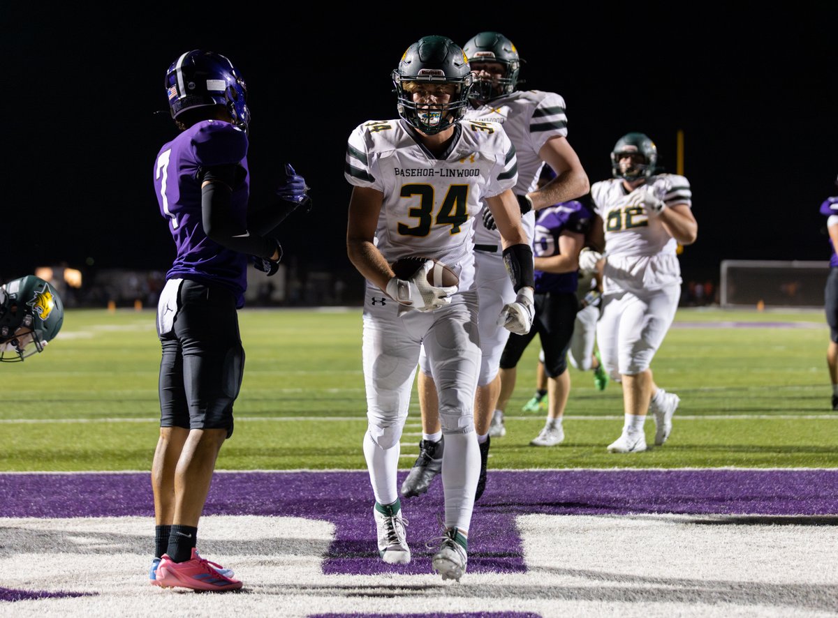 mikecernymedia's tweet image. Four of my best photos from Basehor-Linwood's victory over Piper last night.

Full MaxPreps gallery should be posted at this URL in a couple days: maxpreps.com/photography/ph…

@BobcatFB @blhsathletics