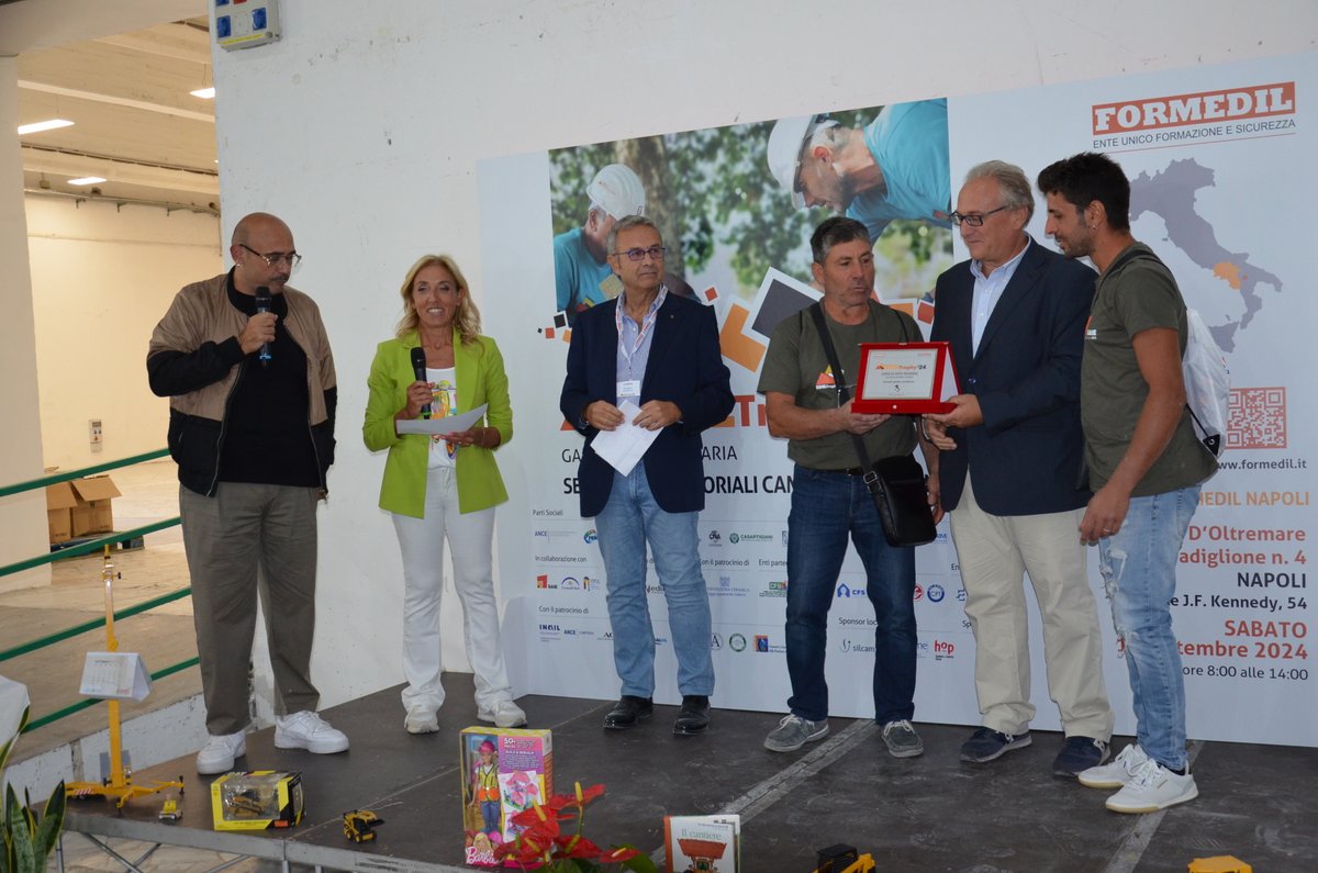 FormedilNapoli's tweet photo. Napoli, Mostra d'Oltremare: la premiazione dei vincitori di Ediltrophy '24. Una bella gara. Una bella festa
#formedil #ediltrophy https://t.co/orLUr6XknE