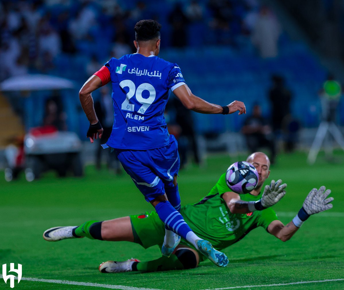 إلى جمهور الزعيم..

في حبكم مستمرين💙
وفي الانتصارات مواصلين💪
وعلى الإنجازات ناوين🙏

#الهلال_الرياض