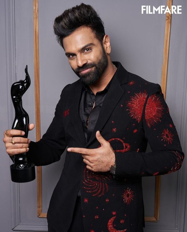 _UshaReddy_17's tweet image. #SreeramaChandra
The only bigboss contestant that I connected from all the bigboss seasons he is the only one who is enjoying the success after bigboss and engaging his career busy
My favourite of all the time 💗
Love you SRC ❤️🫶
#BiggBossTelugu8