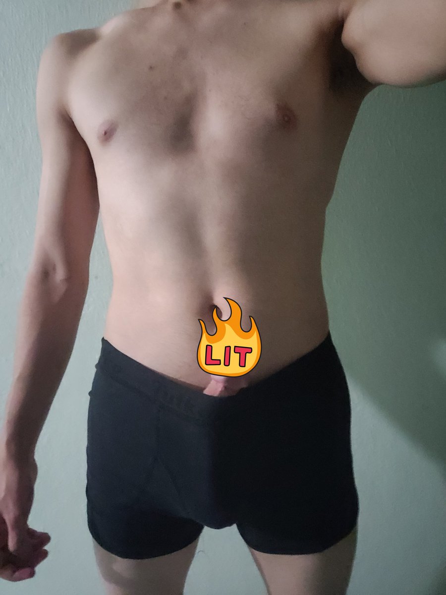 Kızlarr o kadar azgınım ki sikim iç çamaşırına sığmıyorrrrrr 😜