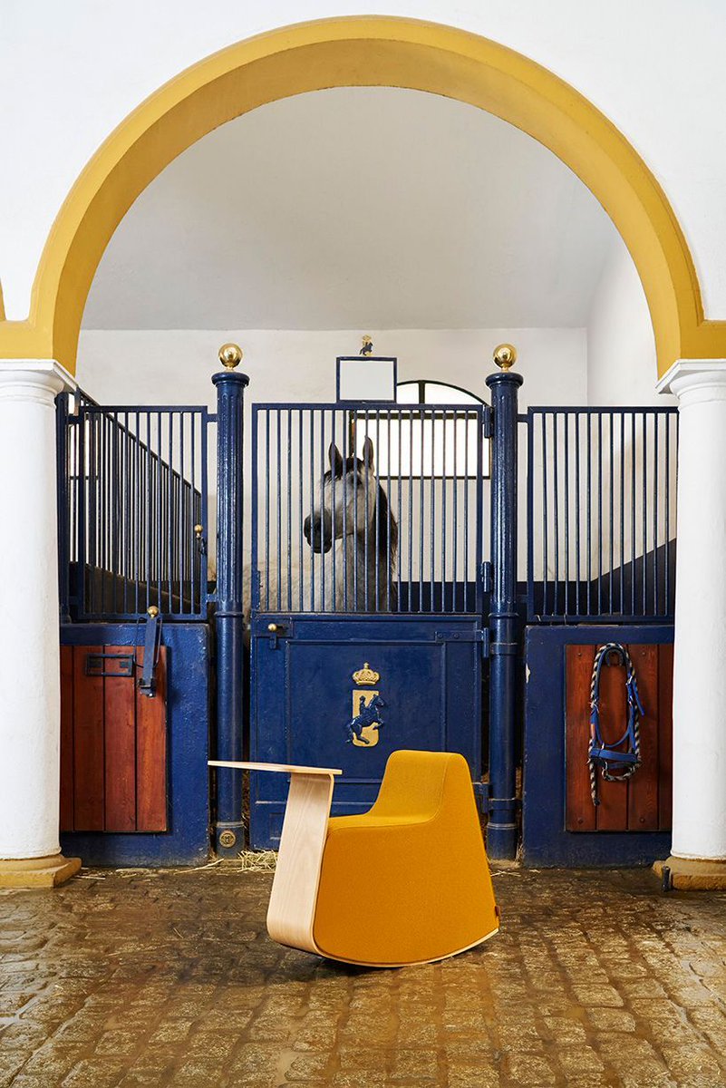 designboom's tweet image. rocking pouffe-table hybrid by @DSIGNIO_COM redefines workspaces with a nostalgic twist designboom.com/design/rocking…