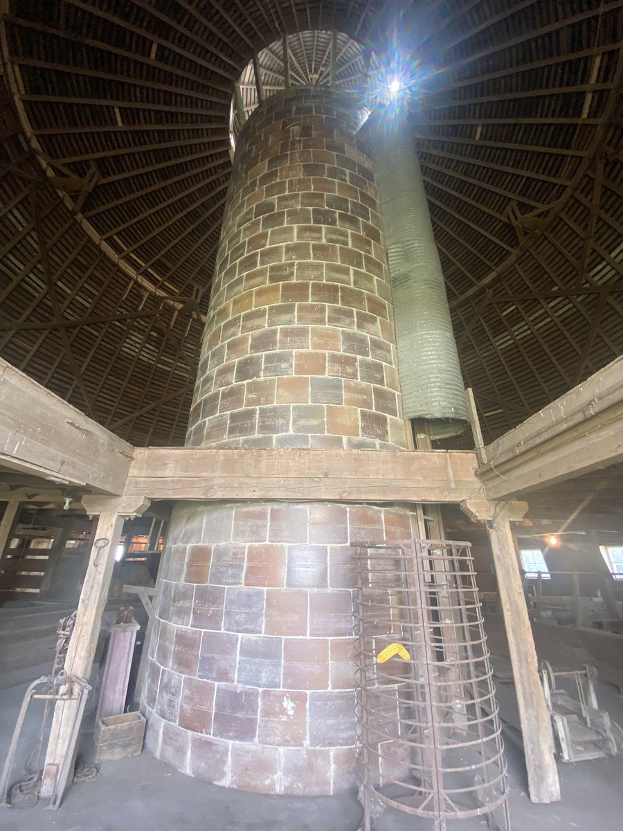douglasmilesCRG's tweet photo. State Center, Iowa
Elmnolle Farm
Dobbin Round Barn (constructed 1919)
#Iowa #BarnTour https://t.co/DJjfAp6ZD5