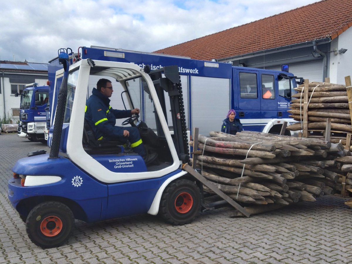 THW unterstützt in Südhessen beim Bau eines Schutzzauns gegen die Schweinepest dlvr.it/TDF9HK