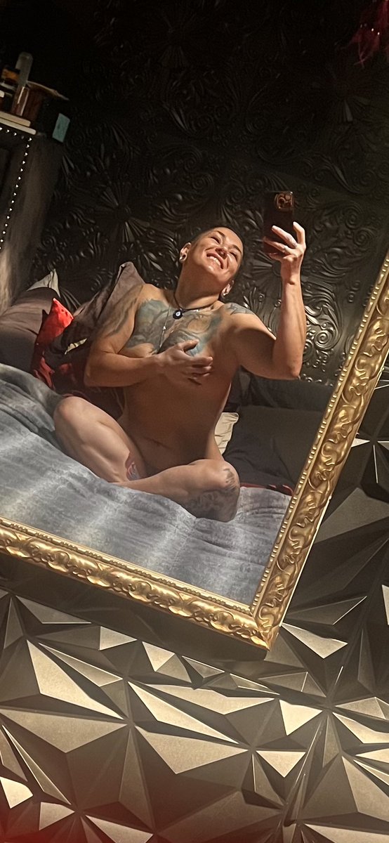 TheDragonLilith's tweet photo. Happy Saturday my loves! 

Love yourself! 
Adore yourself!
Be proud of yourself
Do good things!
Thrive in your own skin!
And Be the best you can be!!

#SelfLove #SelfValue #InMyNaturalState #Nudist #Beautiful #Happy 
#Smiling #Joyful #HappySaturday #BikerBabe #BedroomVibes #Melonophilia #RadiatingJoy