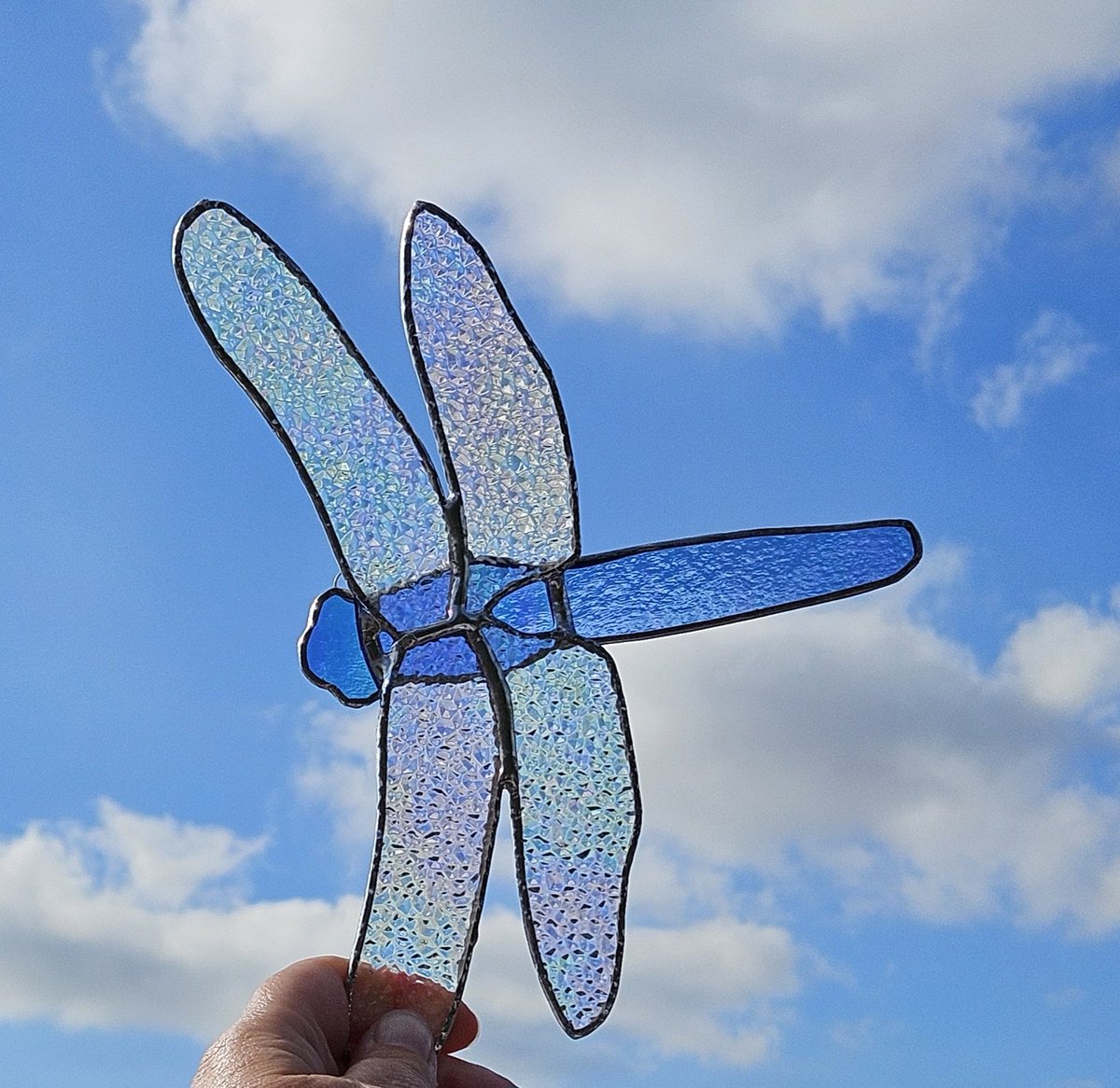 k8glassdesigns's tweet photo. A trio of #stainedglass #dragonflies completed today on the #ashbycanal ready for some trading at #trinitymarina next weekend #electricboats #madeonaboat #Ortomader https://t.co/daUIK4Cr2h