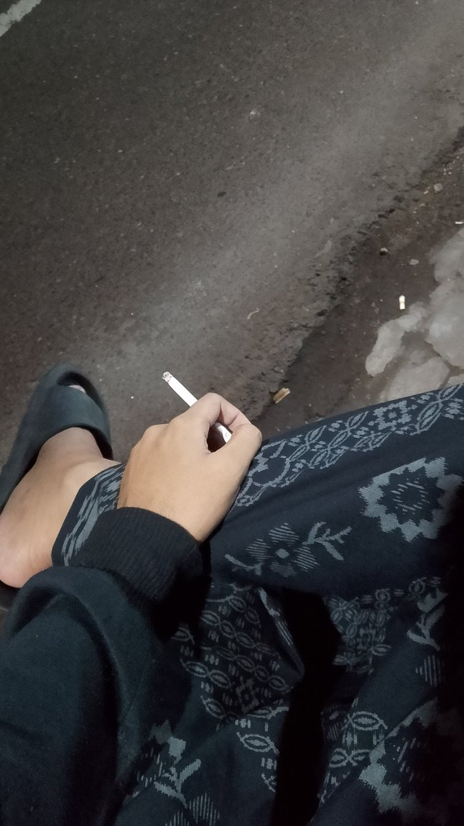 pratama23451's tweet photo. jam segini Masi kelayapan... https://t.co/NIgVJE8M6w