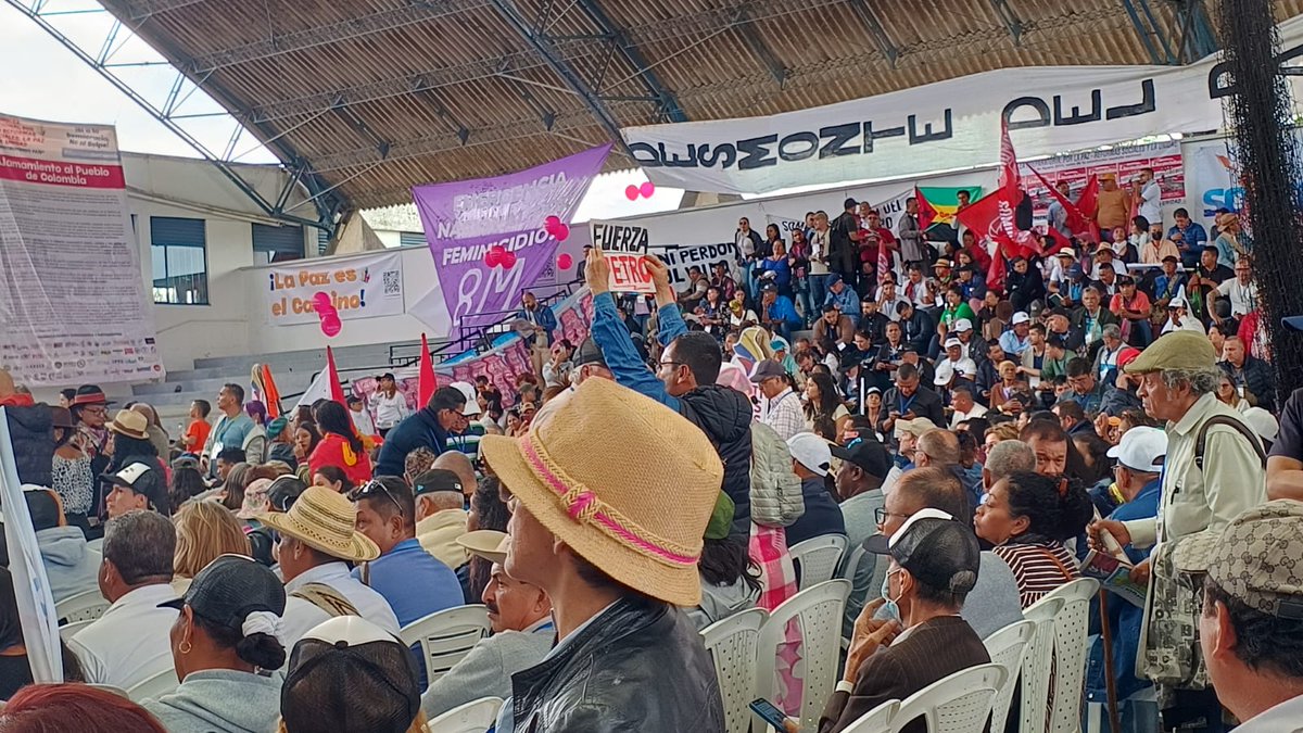 En la Universidad Nacional de Colombia, sumándonos a la Asamblea Popular por las reformas sociales, la paz y la unidad. 
Aquí está la diversidad, el pueblo que defiende el cambio, la juventud, la dignidad y la esperanza que nos invita a juntarnos 💛💙❤️

#AsambleaDelCambio