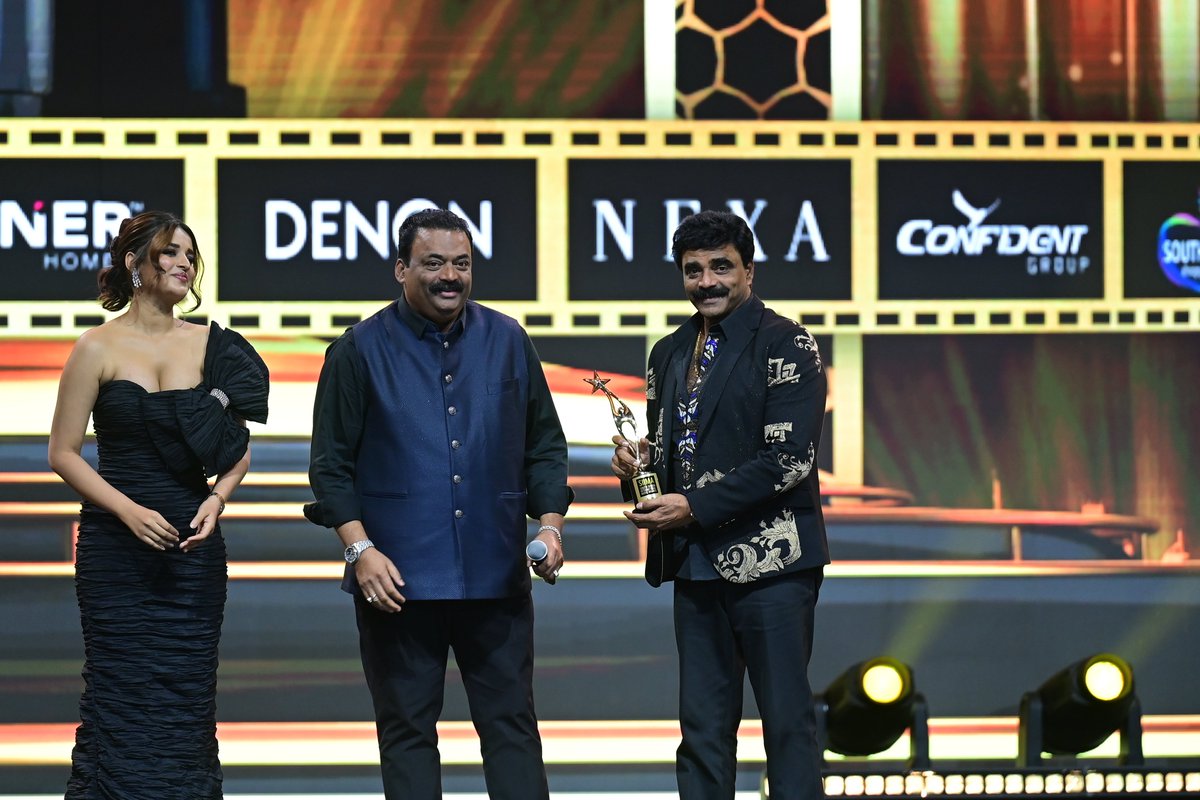 siima's tweet photo. Big congratulations to Kaatera for winning Best Film (Kannada) at SIIMA 2024! This award is a well-earned recognition of the team’s hard work and creative excellence.

Confident Group SIIMA Weekend Dubai

#SIIMA2024 #SIIMAinDubai #NEXASIIMA #ConfidentGroup #AirtelXtreamFiber #Swastiks #HonerHomes #SIIMAAwards #Truckersuae