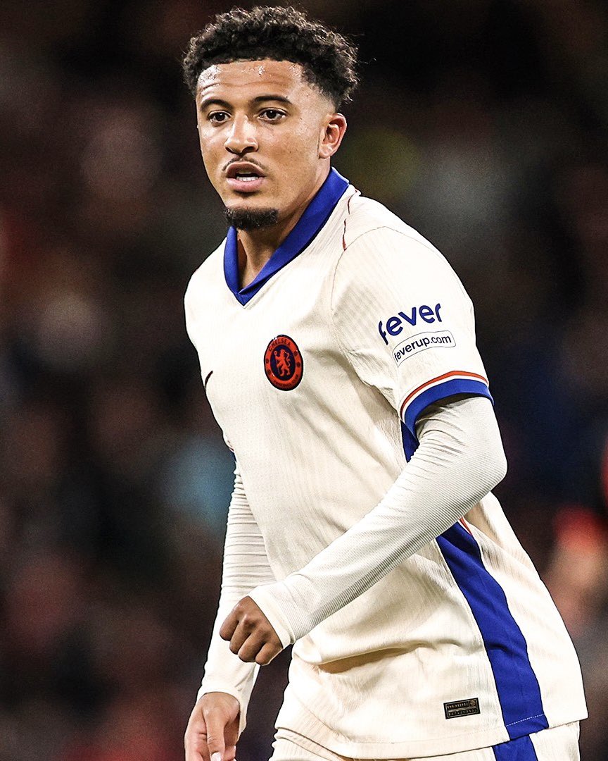 FabrizioRomano's tweet photo. 🔵🎶 Chelsea fans in the stands have already started singing Jadon Sancho’s name.

It happens after his assist for Nkunku’s goal. https://t.co/POu82uGnxf