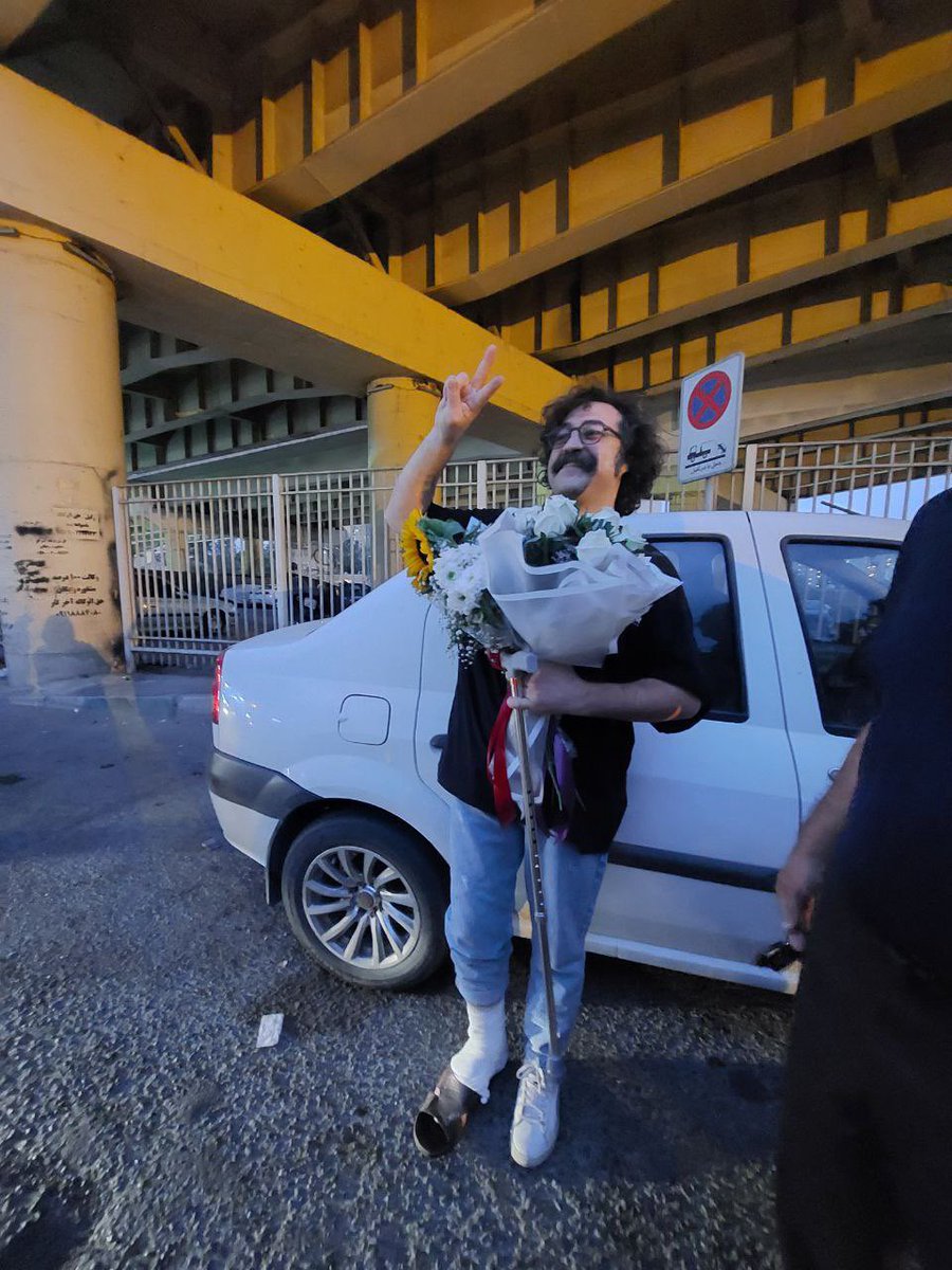 #علی_نورانی از زندان اوین آزاد شد 

۲۴ شهریور ۱۴۰۳ علی نورانی کارگردان، بازیگر تئاتر، نویسنده، شاعر، آهنگساز و فعال مدنی از زندان اوین با پایان دوران محکومیتش آزاد شد.

علی نورانی همزمان با اولین سالگرد کشته شدن مهسا امینی، در تاریخ ۲۶ شهریور ۱۴۰۲، با هجوم بسیار وحشیانه ماموران