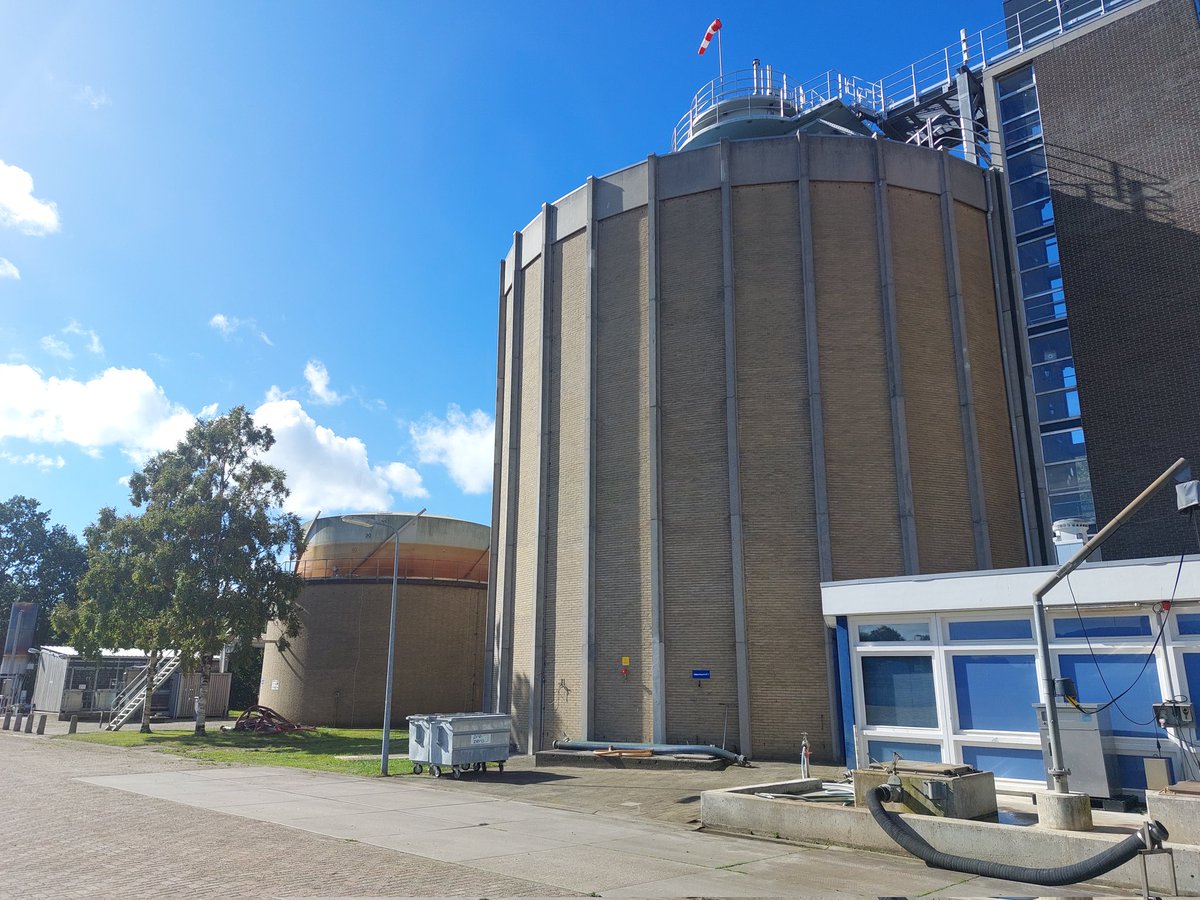 Op besite by de rioelsúveringsynstallaasje Ljouwert mei de Fryske wethâlders Klimaat en enerzjy. Smoarch wetter skjin meitsje der binne se goed yn by Wetterskip Fryslân. En fan it slib meitsje se troch fergisting biogas eigen skjinne enerzjy. Goed wurk! <a href="/VFG_Fryslan/">VFG Fryslan</a> <a href="/wetterskip/">Wetterskip Fryslân</a>