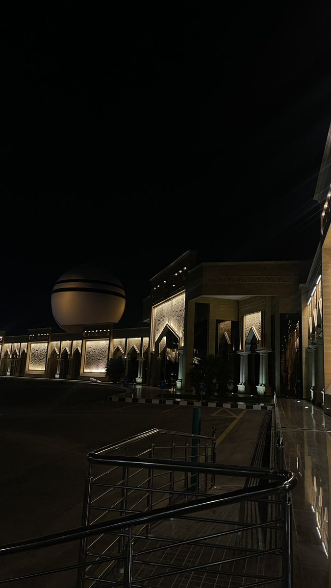 اليوم الأخير من المعسكر 👩🏻‍💻
شكرًا لكل القائمين على هذي المبادرة ، جدًا استفدنا واستمتعنا وبالأخص أ.منى ماقصرت وتحمّلت اسئلتنا وحلول مشاكل التطبيق ، 
الله يعطيكم ألف عافيه ومتحمسين للقادم♥️