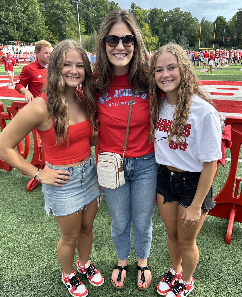 CSBBasketball's tweet image. First, it was standout Breanna Gates (2019) to attend and compete at CSB - now it’s twins Natalie and Emily following in her footsteps! 🏀😎