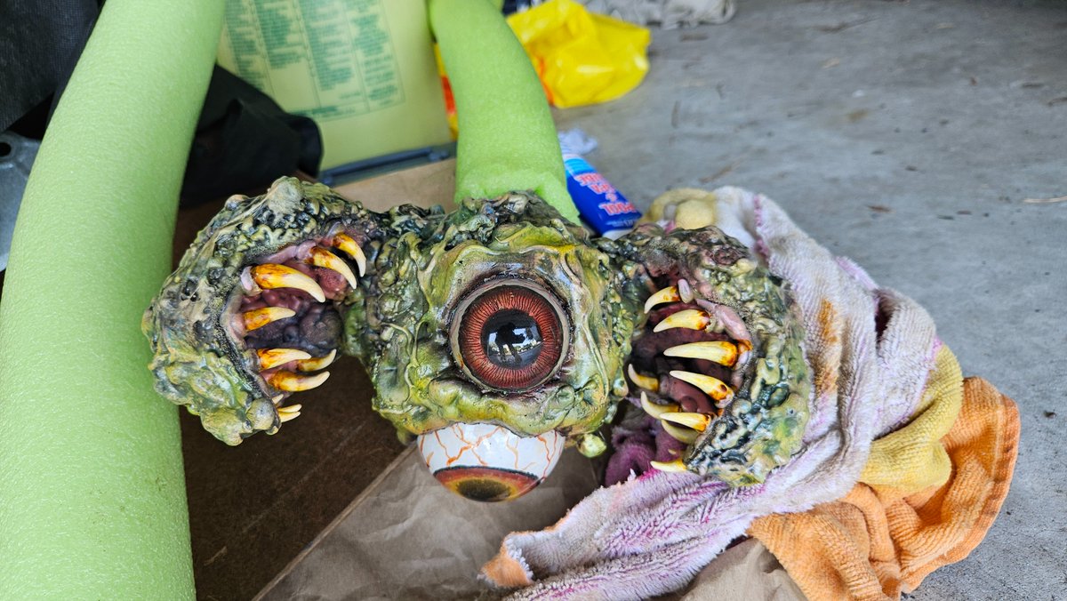 stillnewtwallen's tweet image. A tease of the many #practicalfx in my upcoming #Amityvillepooltoymassacre flick #mutantfam