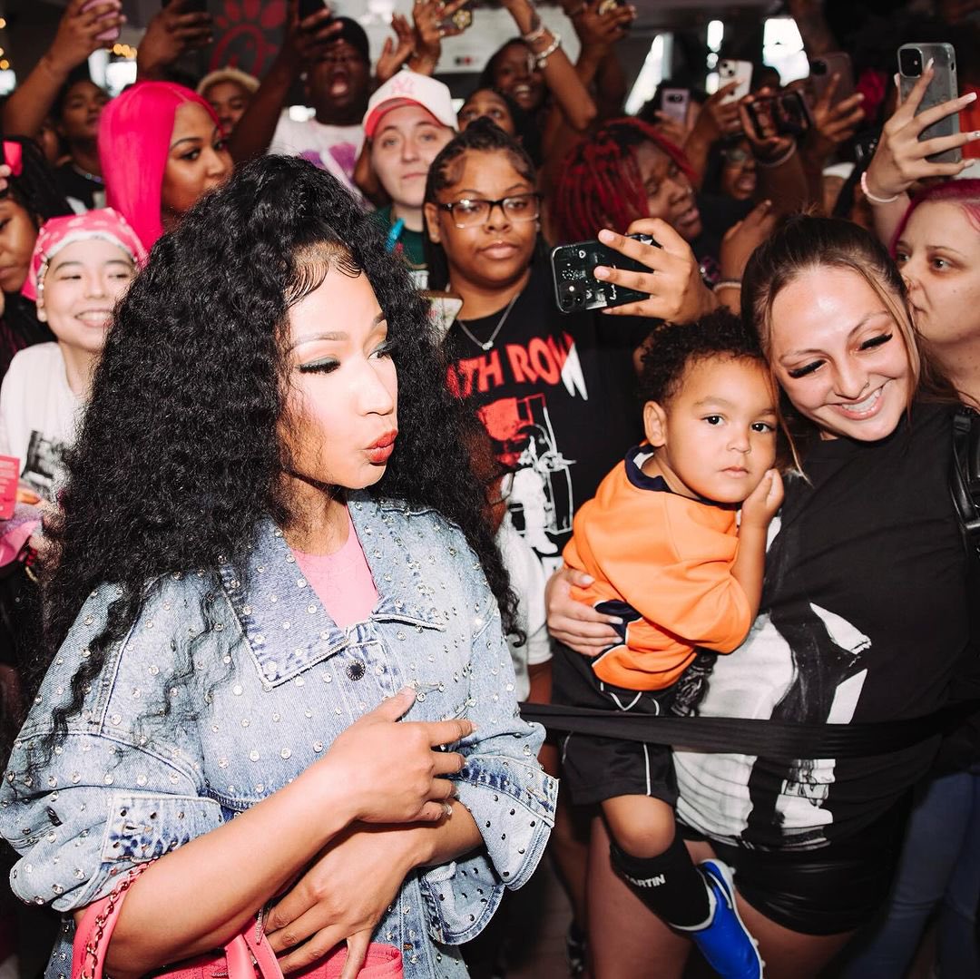 BrazyFlowPR's tweet photo. #FaceCardDontDecline #GagCityReloaded #GagCityCleveland 👑😍🥰😍 https://t.co/ux6CV9lRDt