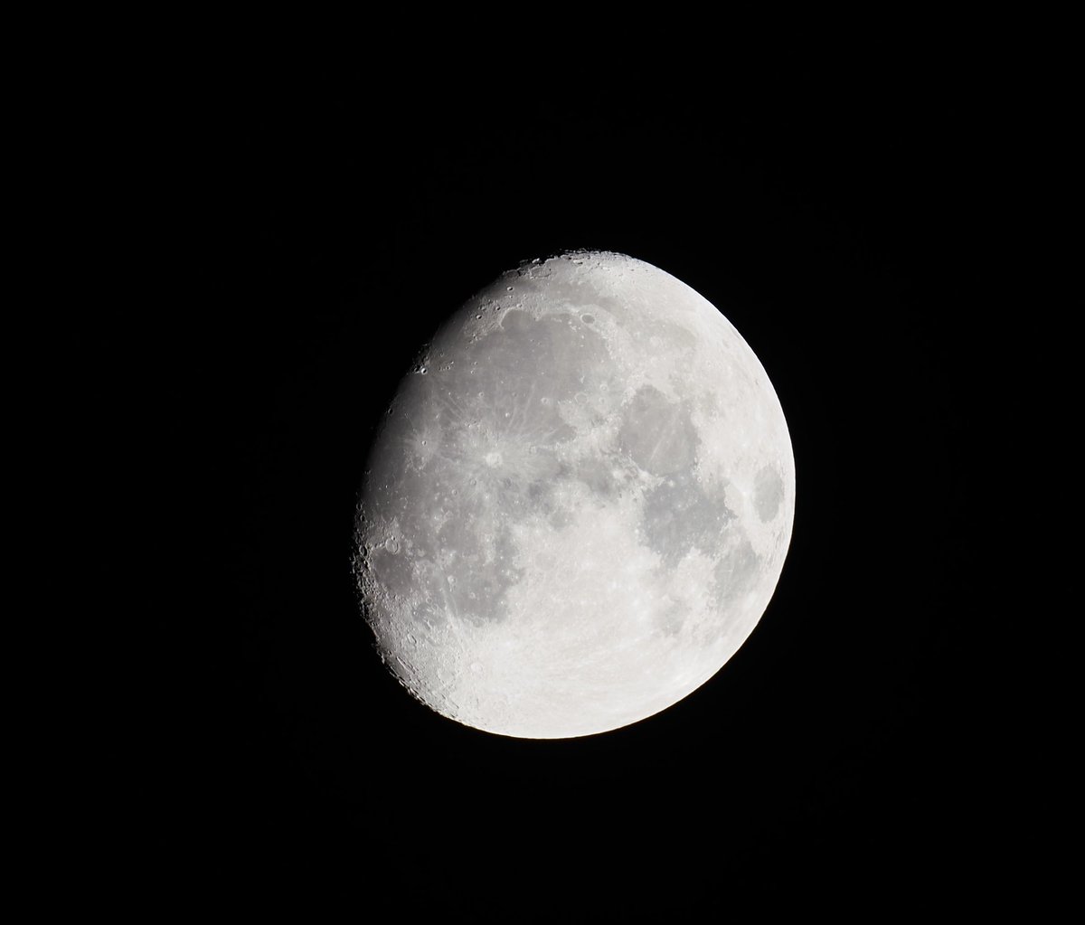 IggiMouse's tweet photo. From @NASA International Observe the Moon night. (Last photo taken by one of the pros at WAS)

Not a bad way to spend a couple of hours.  

#ObserveTheMoon #ObservetheMoonNight https://t.co/0K99EWzTAz