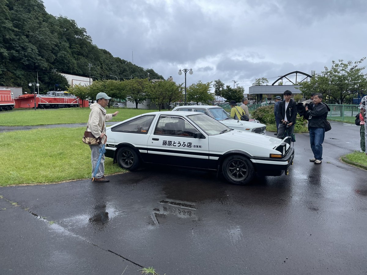 GT_APEX_AE86's tweet photo. 小樽クラシックカー博覧会
ハチロクを解説してもらいました
ありがとうございます https://t.co/M5NpTMws8e