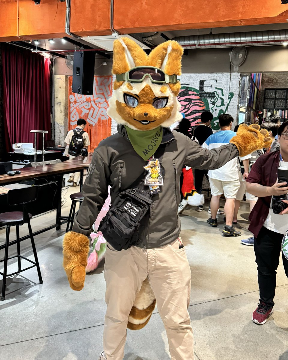 I had so much fun at <a href="/FurGathering_VN/">FurGiV</a> in Hanoi. Thank you all Vietnamese friends here. It was a great time. I hope to see you guys again 🦊 

#Furry #Fursuit #FursuitEveryday