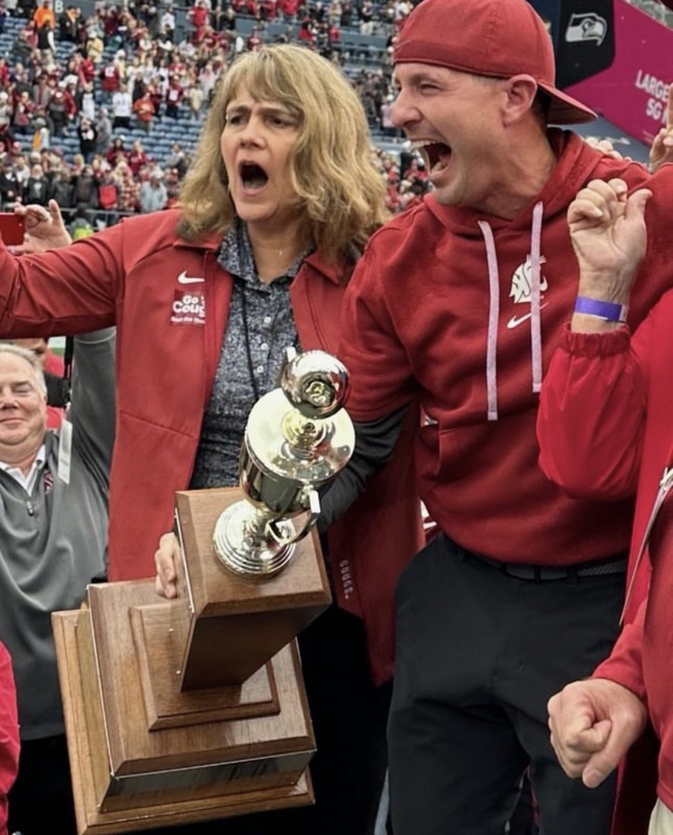 WSU_Cougar_Pres's tweet photo. Celebrating the #BoeingAppleCup Win!
#GoCougs https://t.co/76ANgZAqVt