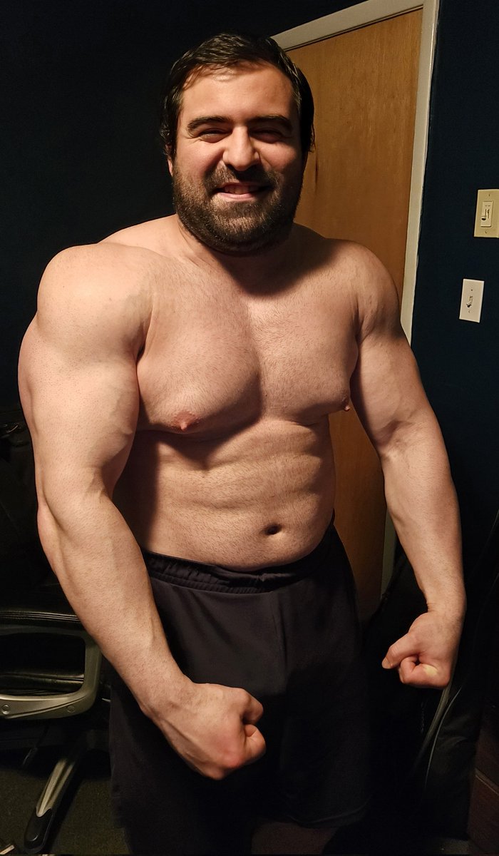 Chris1Constant's tweet photo. Day 9 bigger leaner by day, it's only been week and a half can only imagine after 90 days!! Let's go!! Believe to achieve!! https://t.co/s8RQhGCtdF
