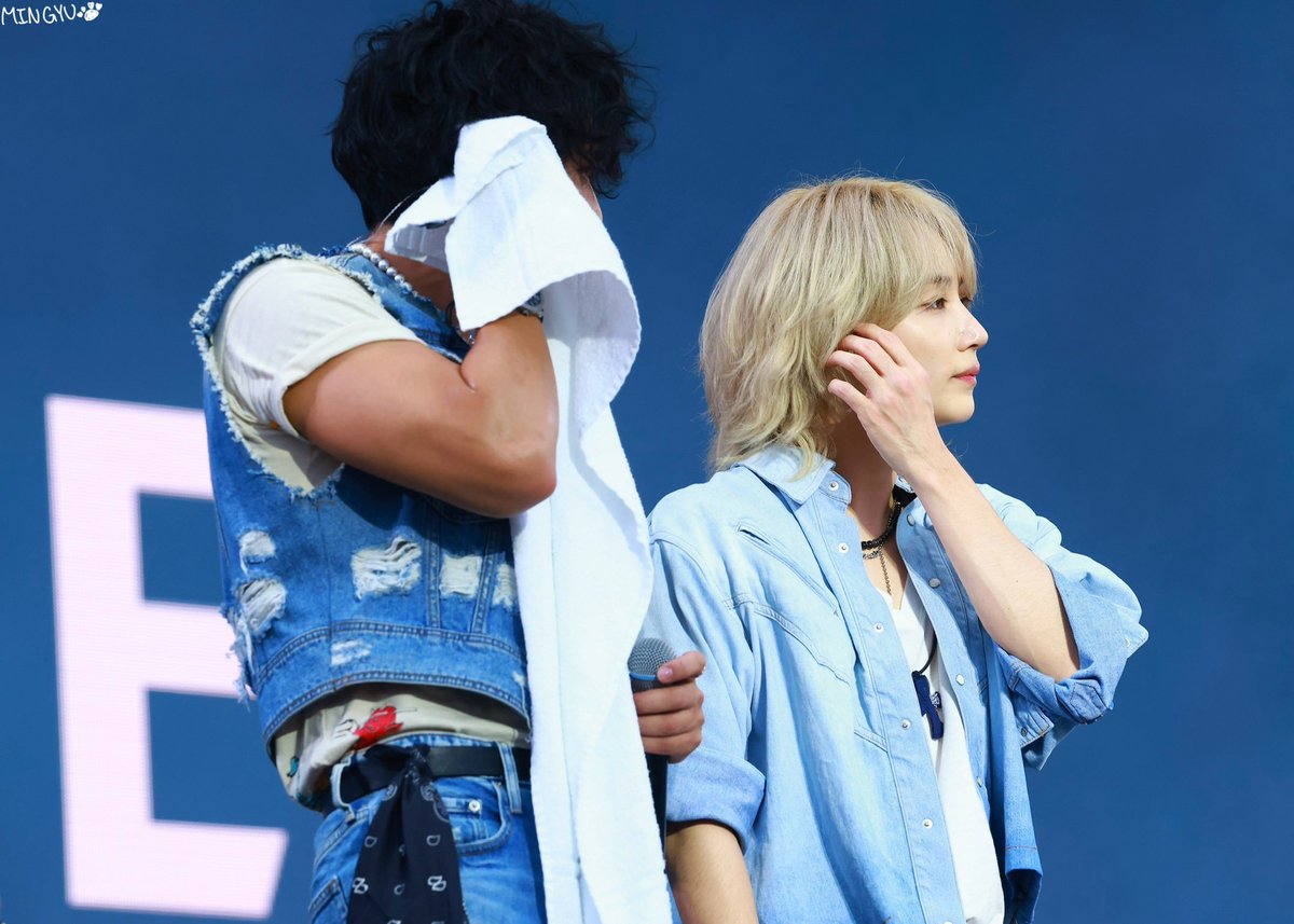 피부색 차이 미쳤다...