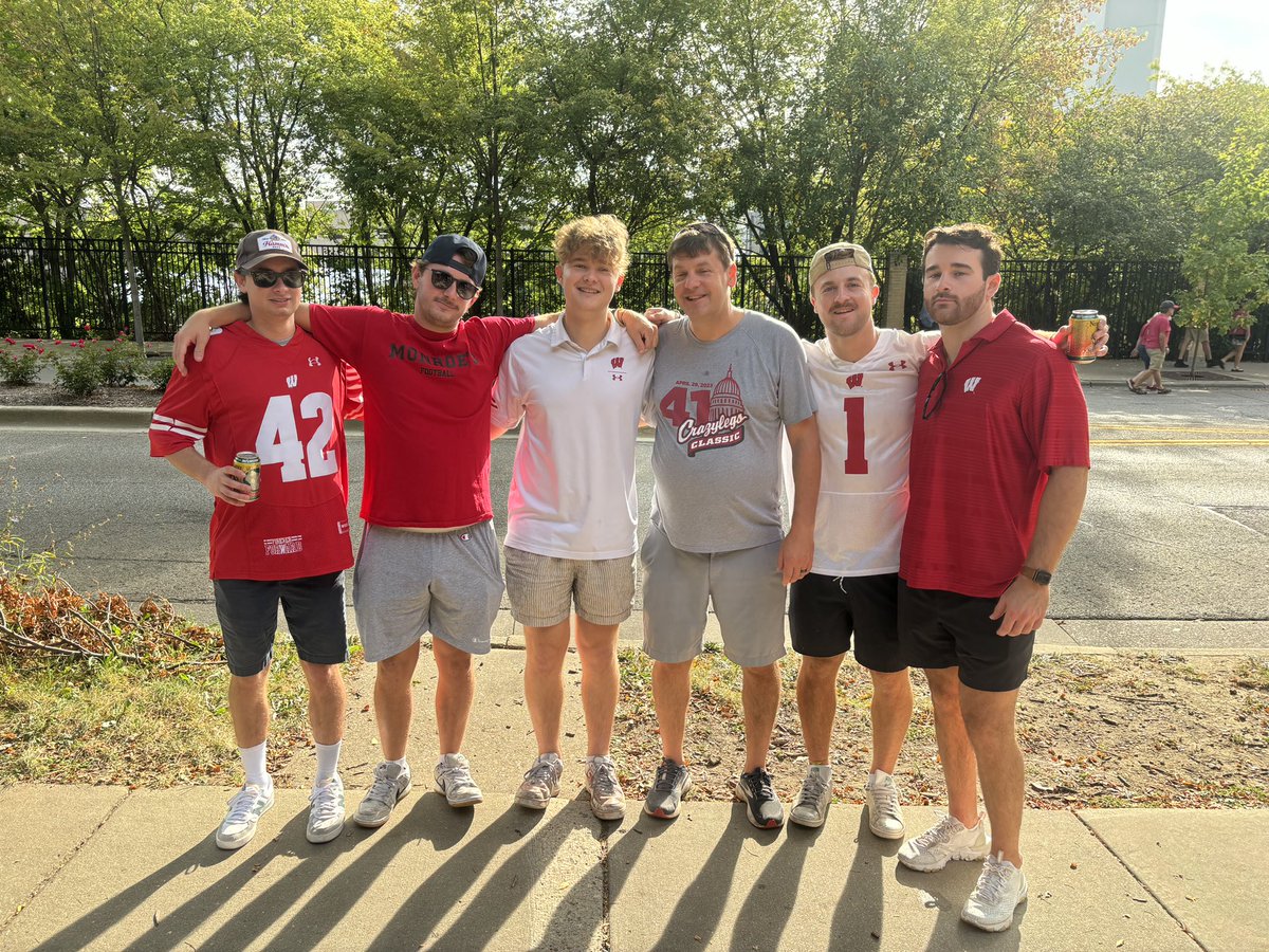 TothDoug's tweet photo. @UWBadgers @MSJGaels @toth1008 https://t.co/qcWMqIxiuL