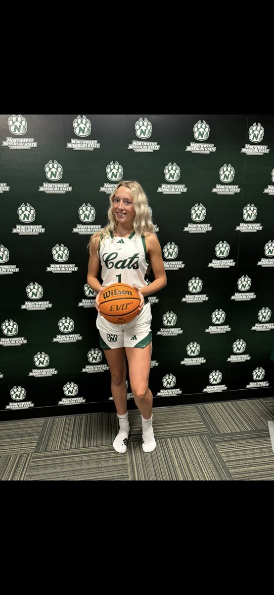 Izzy Eisbach tweet media