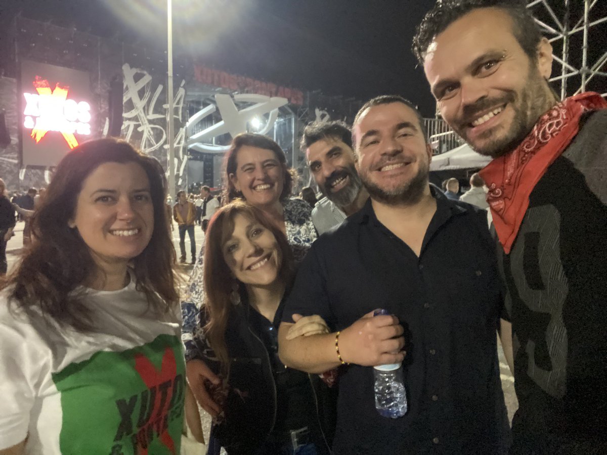 guitattoo's tweet photo. #TweetCenas  com Xutos e Pontas de Pés que tocam Lugares (p/ @isv5) da Amizade e um Passarinho 🫶🏾🎸 @xutosepontapes @marlenedacal @bruno____m @Tinoni @ElsaCS @Gui_MusicLover https://t.co/katmc9xJEX