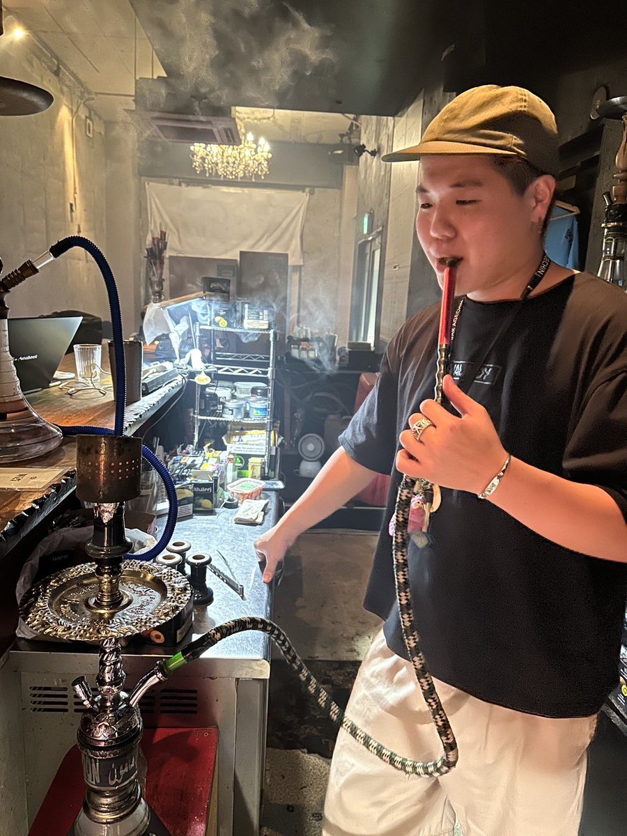 ShishaCafeRAS_h's tweet photo. こちら博多です💁‍♂️

大阪の皆さん！僕は元気です😊
博多の皆さん！お土産あります！元気あります！美味しいシーシャ、ここにあります！
SO

14:00-24:00
Shisha Cafe RAS 博多・大名店 https://t.co/0FMC8kvjvA